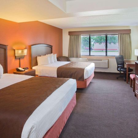 Americinn By Wyndham Grand Forks Bagian luar foto